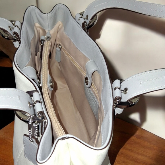 Coach Soho collection North South tote bag NWOT - Picture 9 of 16